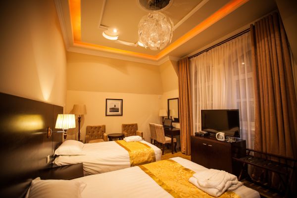 Twins Hotel (Dushanbe)
